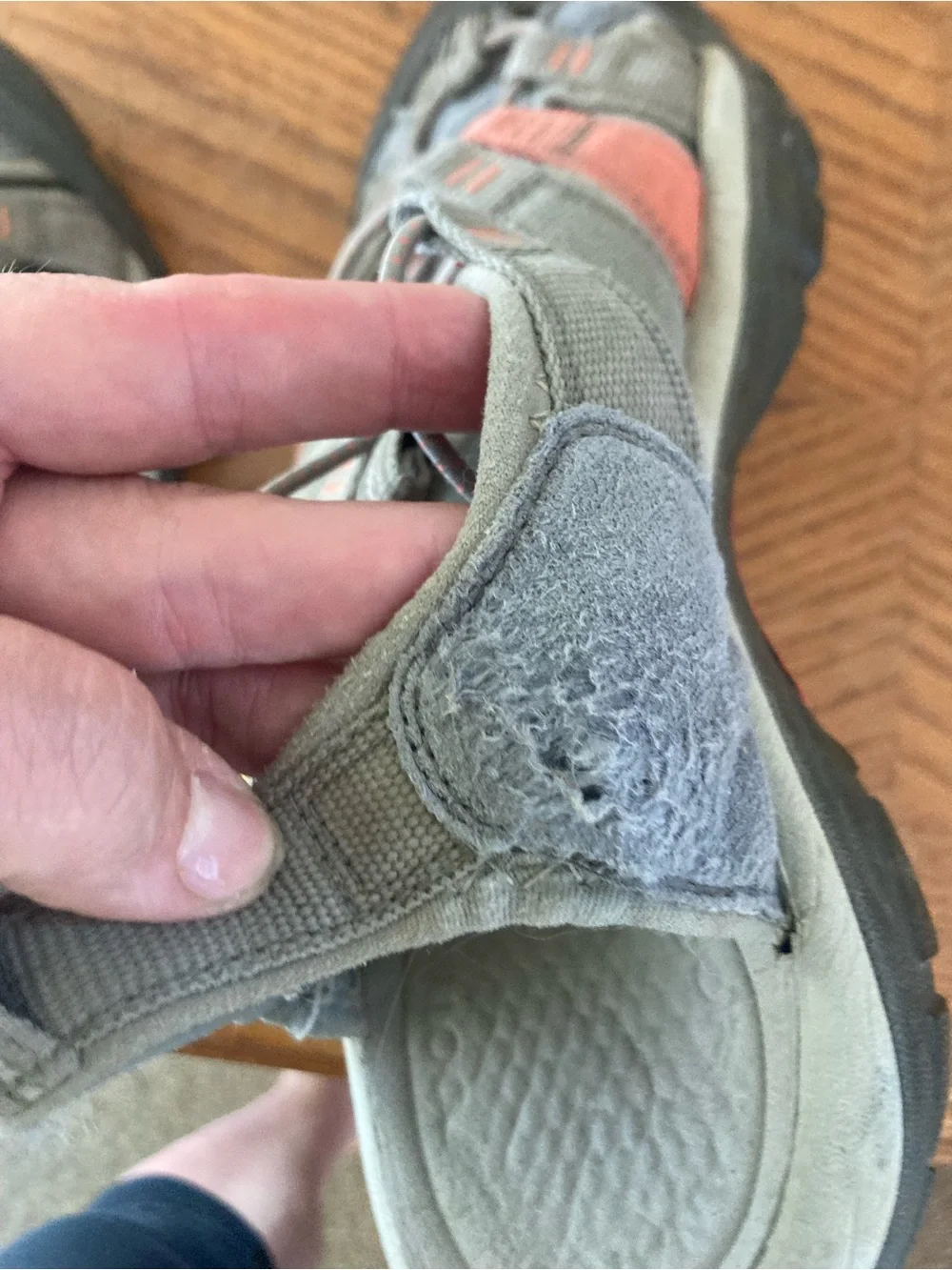 Keen men’s gray
